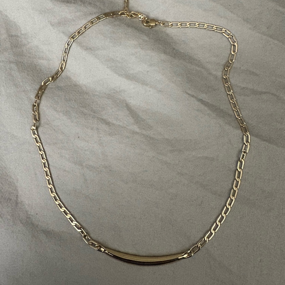 Elegant Willa Slim Jenny Bird Gold Chain Necklace-never worn